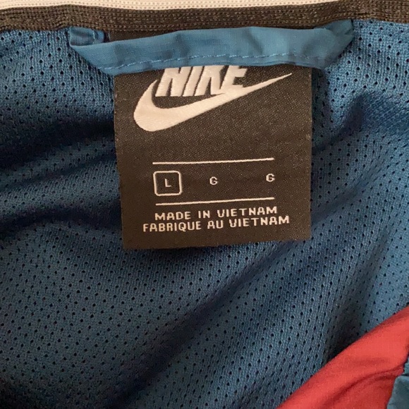 Men’s Nike Rain Coat - Picture 4 of 4